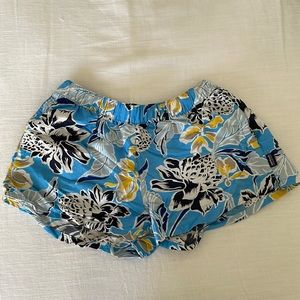 Patagonia Barely Baggies shorts size medium